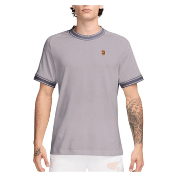 Men's Court Heritage Short Sleeve Tennis Top, Nike, 022 Silver Lilac/Gridiron, Tennis Express, FN0318-H26-022-SILVER-LILAC-GRIDIRON-1