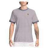 Men's Court Heritage Short Sleeve Tennis Top, Nike, 022 Silver Lilac/Gridiron, Tennis Express, FN0318-H26-022-SILVER-LILAC-GRIDIRON-1