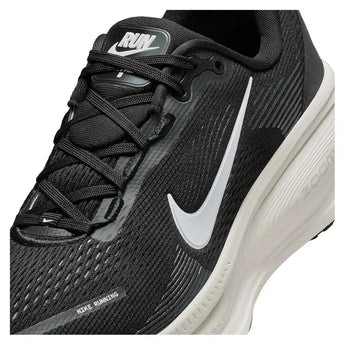 Women's Vomero 18 Running Shoes Black and Summit White-Footwear-Nike-HM6804-005U25-6-7-[Sku]-Tennis Express