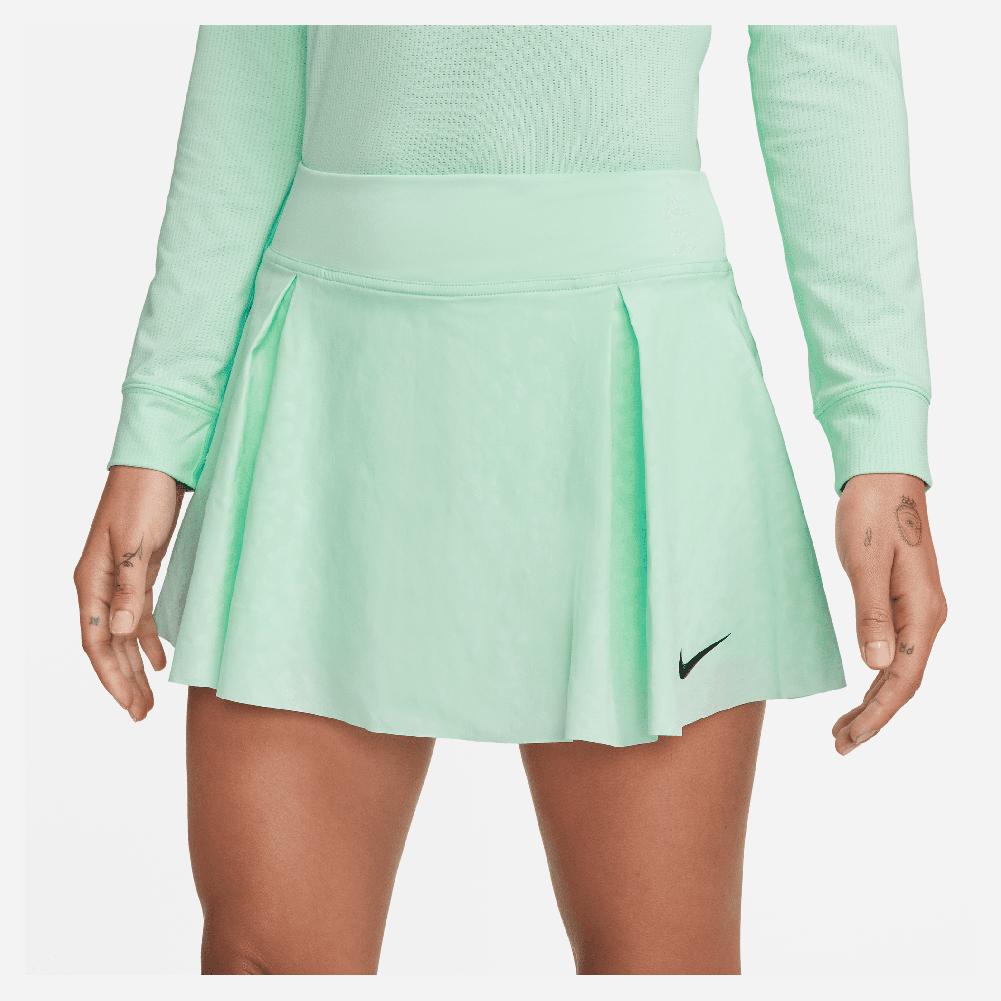 Nike Women`s Advantage Club Emboss Short Tennis Skort