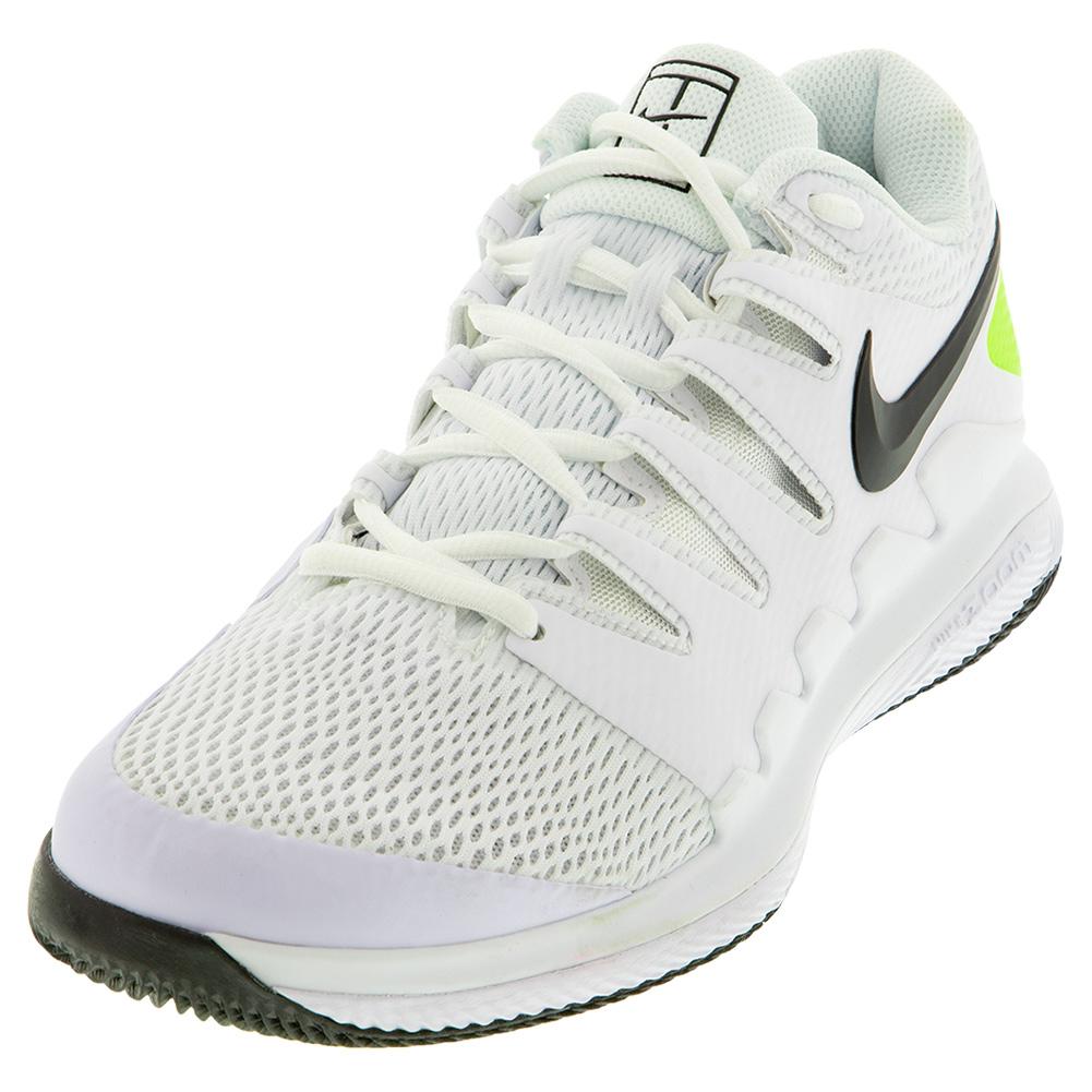black white tennis shoes